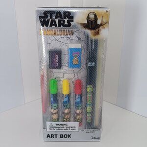 Star Wars Mandalorian Disney Art Box 25 Pieces New.